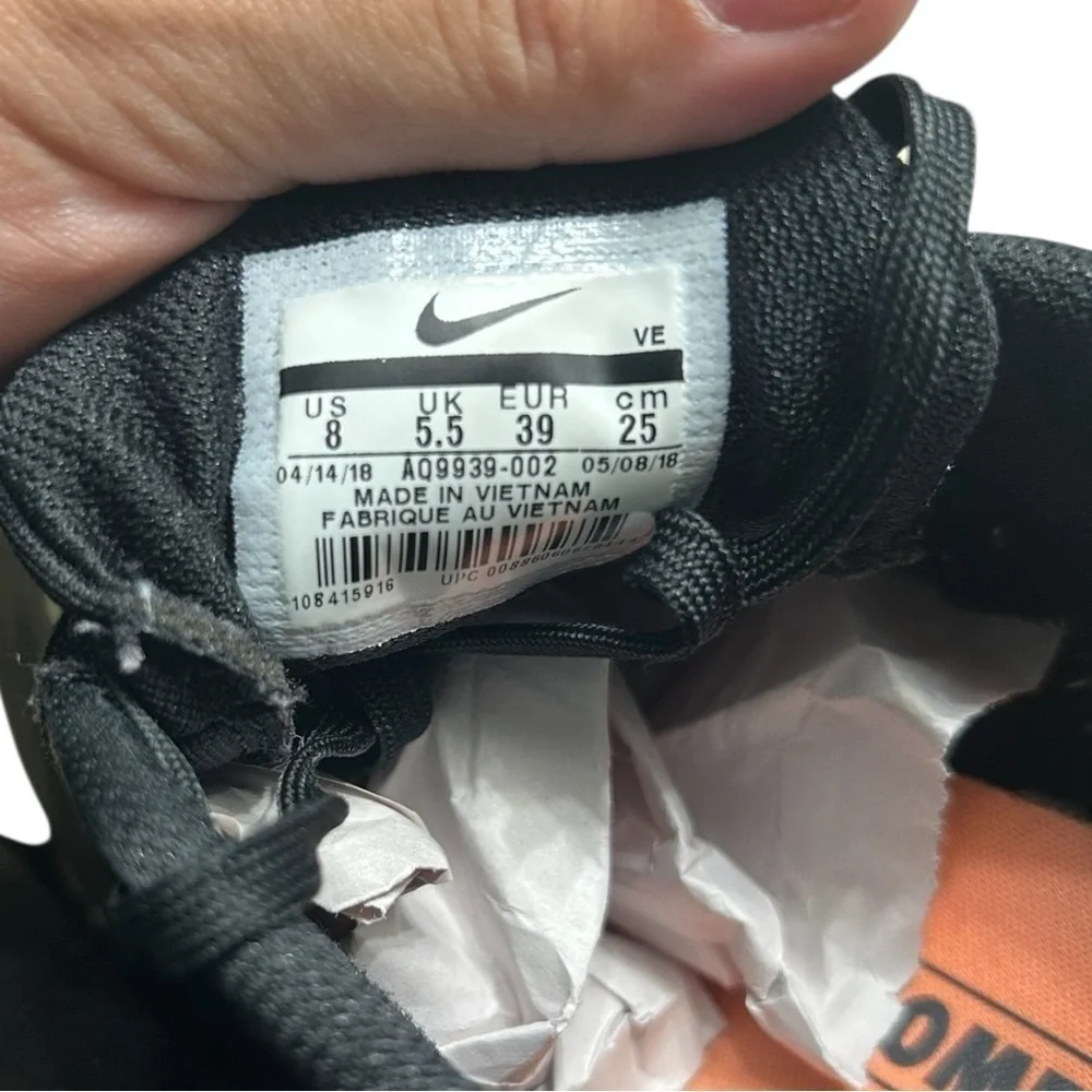 Nike In-Season TR8 Womens sz 8 Black  Training Athletic Shoes